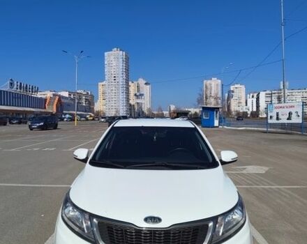 Белый Киа Рио, объемом двигателя 1.59 л и пробегом 124 тыс. км за 7700 $, фото 2 на Automoto.ua