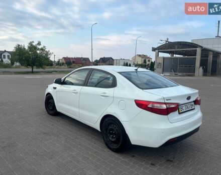 Белый Киа Рио, объемом двигателя 1.59 л и пробегом 262 тыс. км за 5700 $, фото 5 на Automoto.ua