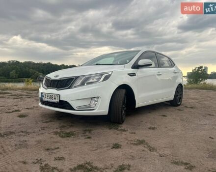 Белый Киа Рио, объемом двигателя 1.6 л и пробегом 200 тыс. км за 7500 $, фото 3 на Automoto.ua