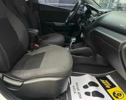 Белый Киа Рио, объемом двигателя 1.6 л и пробегом 150 тыс. км за 7100 $, фото 8 на Automoto.ua