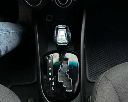 Белый Киа Рио, объемом двигателя 1.59 л и пробегом 149 тыс. км за 7800 $, фото 11 на Automoto.ua