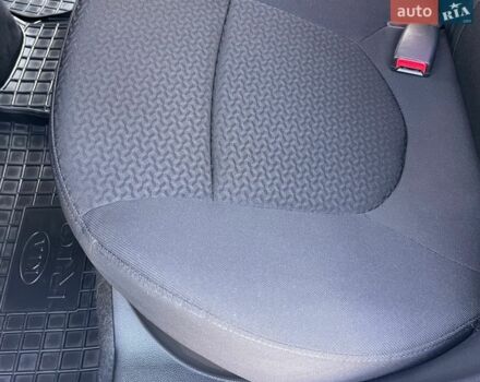 Білий Кіа Ріо, об'ємом двигуна 1.6 л та пробігом 48 тис. км за 10200 $, фото 24 на Automoto.ua