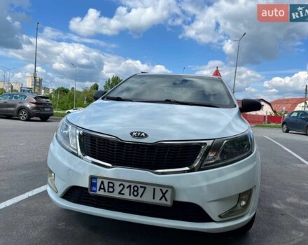 Белый Киа Рио, объемом двигателя 1.4 л и пробегом 220 тыс. км за 6900 $, фото 7 на Automoto.ua