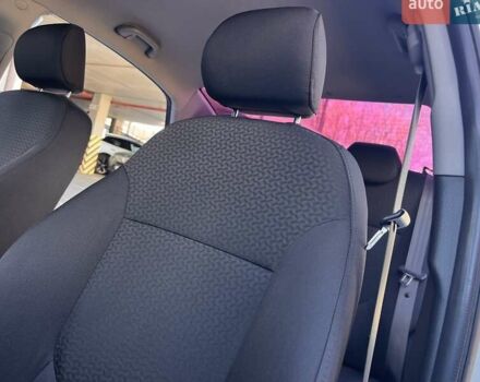 Білий Кіа Ріо, об'ємом двигуна 1.59 л та пробігом 48 тис. км за 10200 $, фото 15 на Automoto.ua