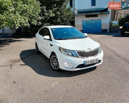 Білий Кіа Ріо, об'ємом двигуна 1.6 л та пробігом 206 тис. км за 6600 $, фото 6 на Automoto.ua