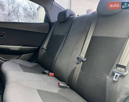 Белый Киа Рио, объемом двигателя 1.59 л и пробегом 150 тыс. км за 7100 $, фото 16 на Automoto.ua