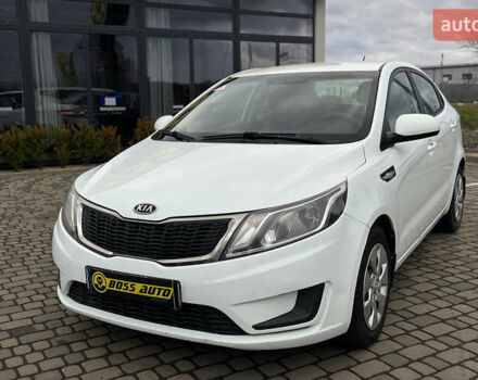 Белый Киа Рио, объемом двигателя 1.4 л и пробегом 200 тыс. км за 6900 $, фото 2 на Automoto.ua