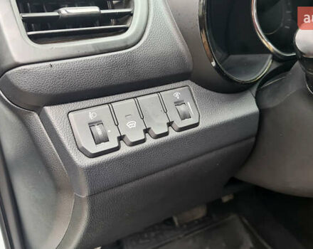 Белый Киа Рио, объемом двигателя 1.59 л и пробегом 159 тыс. км за 8800 $, фото 7 на Automoto.ua