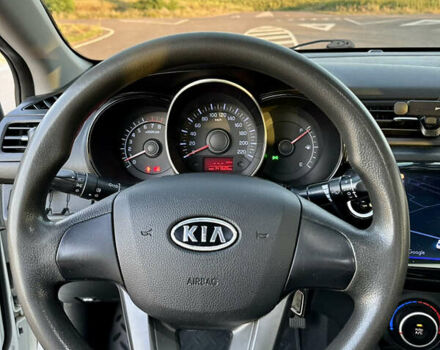 Білий Кіа Ріо, об'ємом двигуна 1.4 л та пробігом 142 тис. км за 6200 $, фото 31 на Automoto.ua