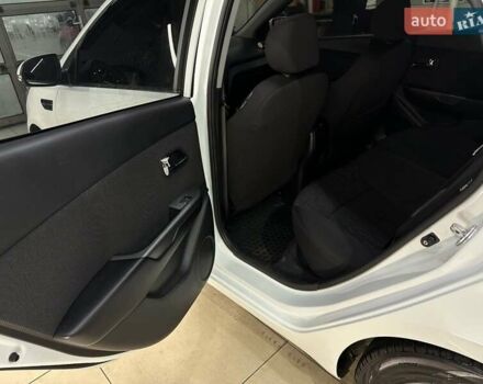 Белый Киа Рио, объемом двигателя 1.59 л и пробегом 112 тыс. км за 8700 $, фото 4 на Automoto.ua