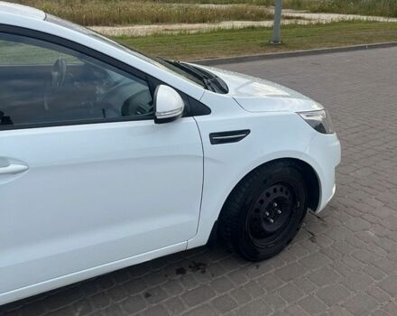 Белый Киа Рио, объемом двигателя 1.59 л и пробегом 262 тыс. км за 5700 $, фото 15 на Automoto.ua