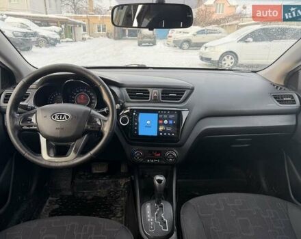 Білий Кіа Ріо, об'ємом двигуна 1.6 л та пробігом 196 тис. км за 7800 $, фото 3 на Automoto.ua