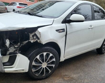 Білий Кіа Ріо, об'ємом двигуна 1.4 л та пробігом 220 тис. км за 6100 $, фото 3 на Automoto.ua