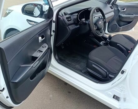 Белый Киа Рио, объемом двигателя 1.4 л и пробегом 99 тыс. км за 6517 $, фото 16 на Automoto.ua