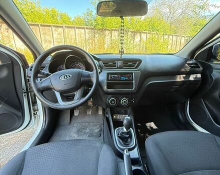 Белый Киа Рио, объемом двигателя 1.4 л и пробегом 129 тыс. км за 7500 $, фото 18 на Automoto.ua