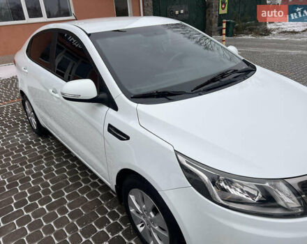 Белый Киа Рио, объемом двигателя 1.6 л и пробегом 42 тыс. км за 9700 $, фото 3 на Automoto.ua
