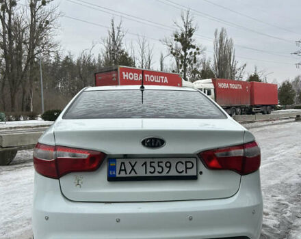 Белый Киа Рио, объемом двигателя 1.4 л и пробегом 315 тыс. км за 5300 $, фото 4 на Automoto.ua