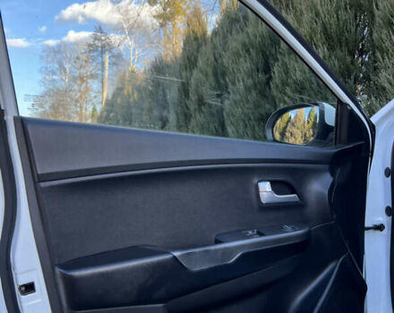 Белый Киа Рио, объемом двигателя 1.4 л и пробегом 143 тыс. км за 6500 $, фото 15 на Automoto.ua