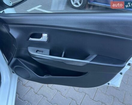 Білий Кіа Ріо, об'ємом двигуна 1.4 л та пробігом 171 тис. км за 6800 $, фото 26 на Automoto.ua