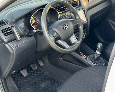 Білий Кіа Ріо, об'ємом двигуна 1.4 л та пробігом 142 тис. км за 6200 $, фото 25 на Automoto.ua