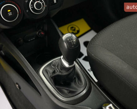 Белый Киа Рио, объемом двигателя 1.4 л и пробегом 200 тыс. км за 6900 $, фото 17 на Automoto.ua