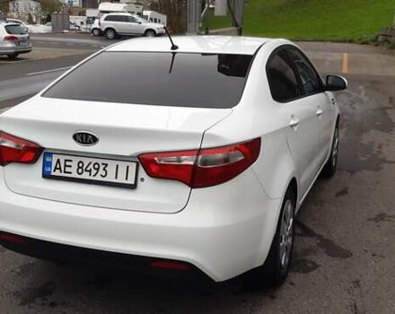 Белый Киа Рио, объемом двигателя 1.4 л и пробегом 175 тыс. км за 6900 $, фото 4 на Automoto.ua