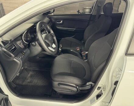 Белый Киа Рио, объемом двигателя 1.4 л и пробегом 167 тыс. км за 7500 $, фото 11 на Automoto.ua