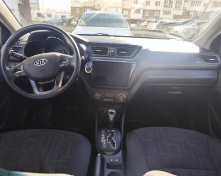 Белый Киа Рио, объемом двигателя 1.6 л и пробегом 198 тыс. км за 8000 $, фото 4 на Automoto.ua