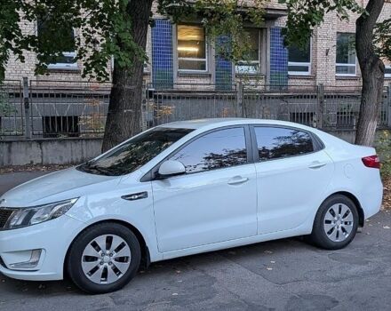 Белый Киа Рио, объемом двигателя 1.6 л и пробегом 160 тыс. км за 8000 $, фото 1 на Automoto.ua