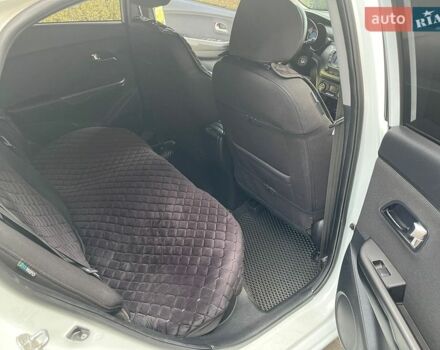 Белый Киа Рио, объемом двигателя 1.6 л и пробегом 174 тыс. км за 7700 $, фото 12 на Automoto.ua