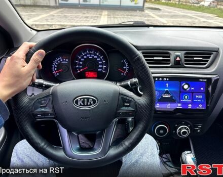 Білий Кіа Ріо, об'ємом двигуна 1.6 л та пробігом 149 тис. км за 8000 $, фото 5 на Automoto.ua
