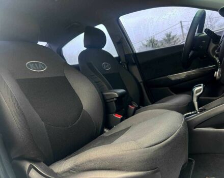 Белый Киа Рио, объемом двигателя 1.6 л и пробегом 150 тыс. км за 7100 $, фото 9 на Automoto.ua