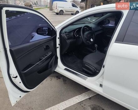 Белый Киа Рио, объемом двигателя 1.6 л и пробегом 150 тыс. км за 7500 $, фото 26 на Automoto.ua
