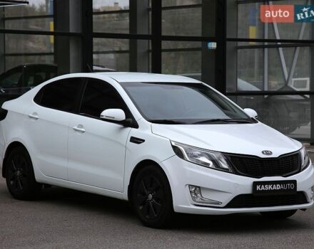 Белый Киа Рио, объемом двигателя 1.6 л и пробегом 127 тыс. км за 8600 $, фото 2 на Automoto.ua