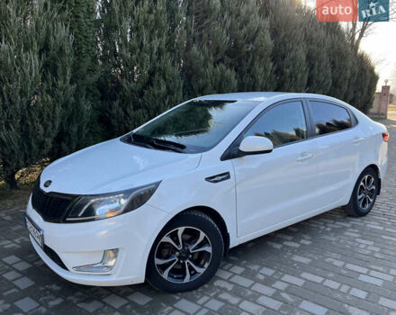 Белый Киа Рио, объемом двигателя 1.4 л и пробегом 143 тыс. км за 6500 $, фото 4 на Automoto.ua