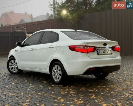 Белый Киа Рио, объемом двигателя 1.6 л и пробегом 160 тыс. км за 8250 $, фото 3 на Automoto.ua