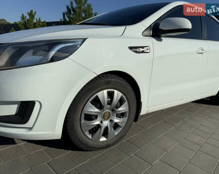 Белый Киа Рио, объемом двигателя 1.4 л и пробегом 118 тыс. км за 7500 $, фото 6 на Automoto.ua