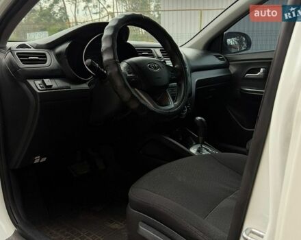 Белый Киа Рио, объемом двигателя 1.4 л и пробегом 167 тыс. км за 7200 $, фото 24 на Automoto.ua
