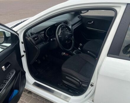 Белый Киа Рио, объемом двигателя 1.59 л и пробегом 262 тыс. км за 5700 $, фото 20 на Automoto.ua