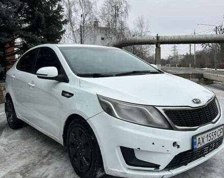 Белый Киа Рио, объемом двигателя 1.4 л и пробегом 315 тыс. км за 5300 $, фото 2 на Automoto.ua