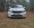 Белый Киа Рио, объемом двигателя 1.4 л и пробегом 253 тыс. км за 7050 $, фото 4 на Automoto.ua