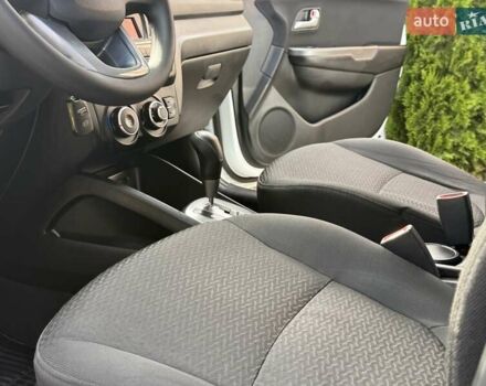 Белый Киа Рио, объемом двигателя 1.6 л и пробегом 82 тыс. км за 9600 $, фото 45 на Automoto.ua
