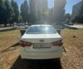 Белый Киа Рио, объемом двигателя 1.4 л и пробегом 192 тыс. км за 5500 $, фото 1 на Automoto.ua