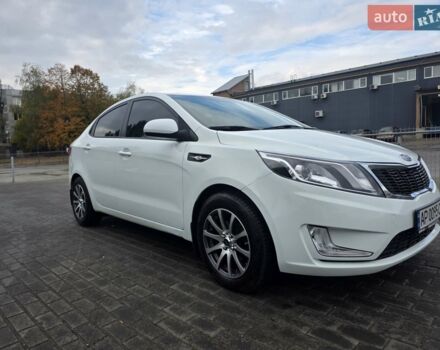 Белый Киа Рио, объемом двигателя 1.4 л и пробегом 288 тыс. км за 6500 $, фото 3 на Automoto.ua