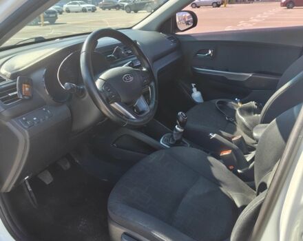 Белый Киа Рио, объемом двигателя 1.6 л и пробегом 124 тыс. км за 7700 $, фото 12 на Automoto.ua