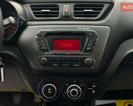 Белый Киа Рио, объемом двигателя 1.4 л и пробегом 200 тыс. км за 6900 $, фото 16 на Automoto.ua