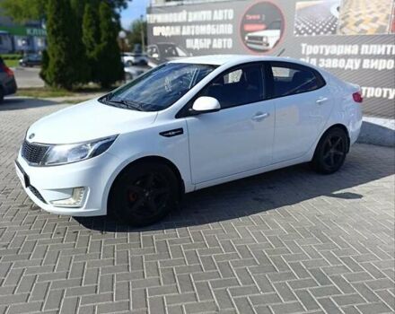Білий Кіа Ріо, об'ємом двигуна 1.4 л та пробігом 203 тис. км за 6000 $, фото 4 на Automoto.ua
