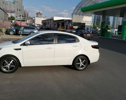 Білий Кіа Ріо, об'ємом двигуна 1.59 л та пробігом 223 тис. км за 6500 $, фото 5 на Automoto.ua