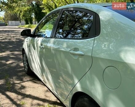Белый Киа Рио, объемом двигателя 1.4 л и пробегом 131 тыс. км за 8999 $, фото 8 на Automoto.ua