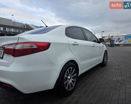 Белый Киа Рио, объемом двигателя 1.4 л и пробегом 288 тыс. км за 6500 $, фото 6 на Automoto.ua